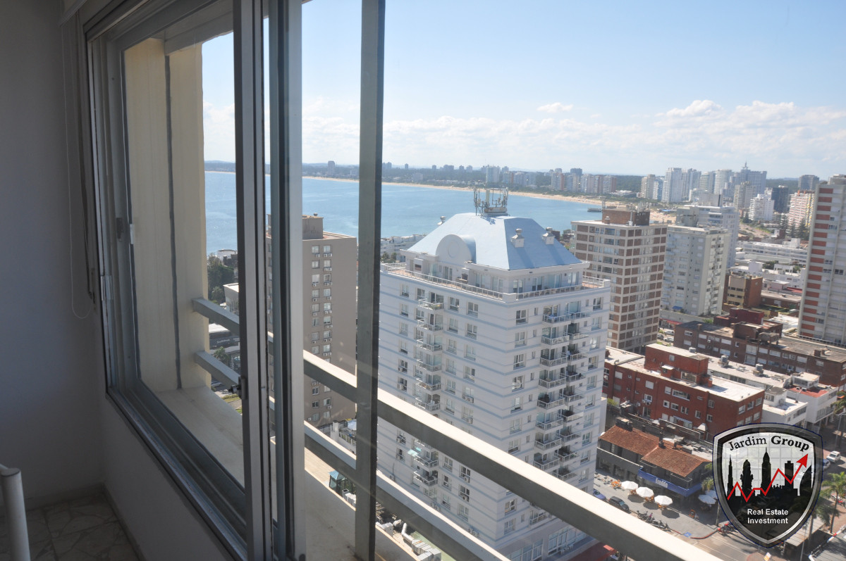 Apartamento ID.6045 - Excelente vista al Océano Atlántico (Playa Brava) y sobre la Playa Mansa