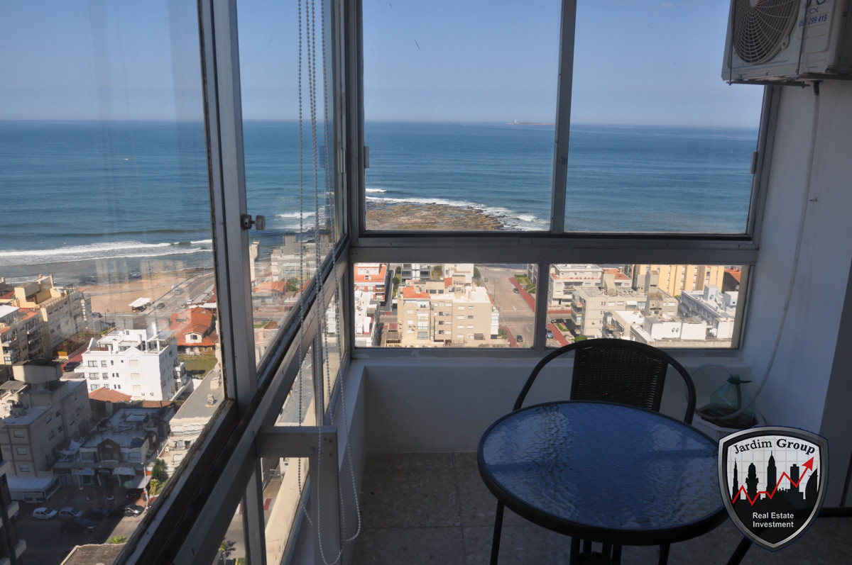 Apartamento ID.6045 - Excelente vista al Océano Atlántico (Playa Brava) y sobre la Playa Mansa
