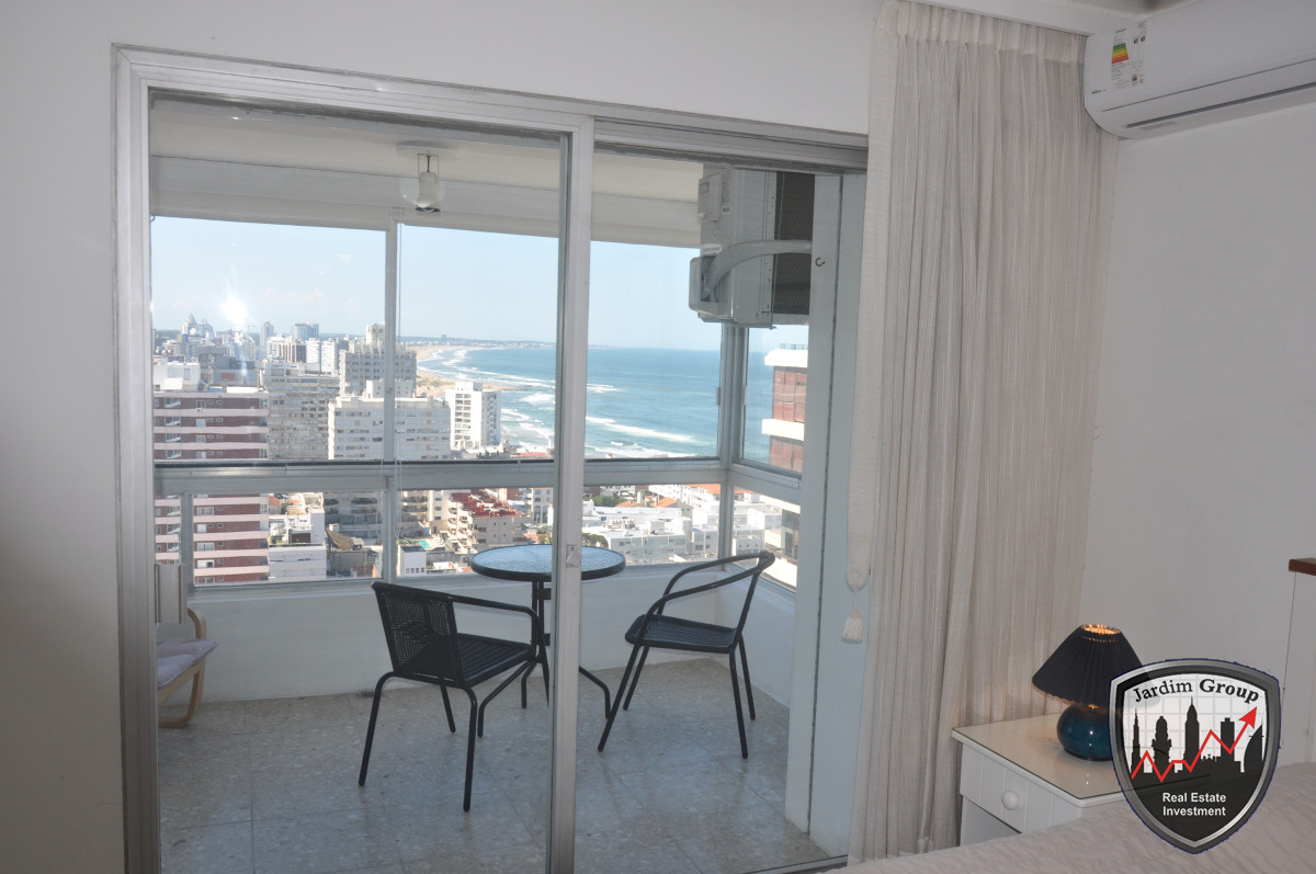 Apartamento ID.6045 - Excelente vista al Océano Atlántico (Playa Brava) y sobre la Playa Mansa