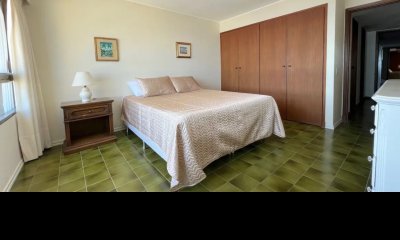 Amplio departamento con excelentes vistas al Océano Atlántico e Isla de Lobos