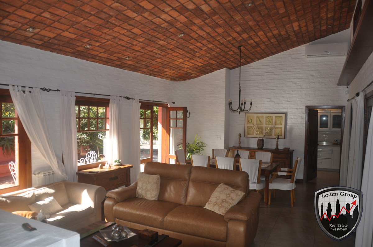 Casa ID.7359 - EXCELENTE PROPIEDAD...!!!