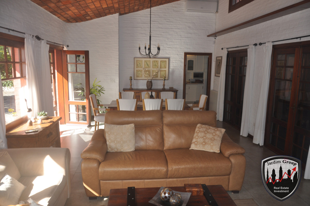 Casa ID.7359 - EXCELENTE PROPIEDAD...!!!