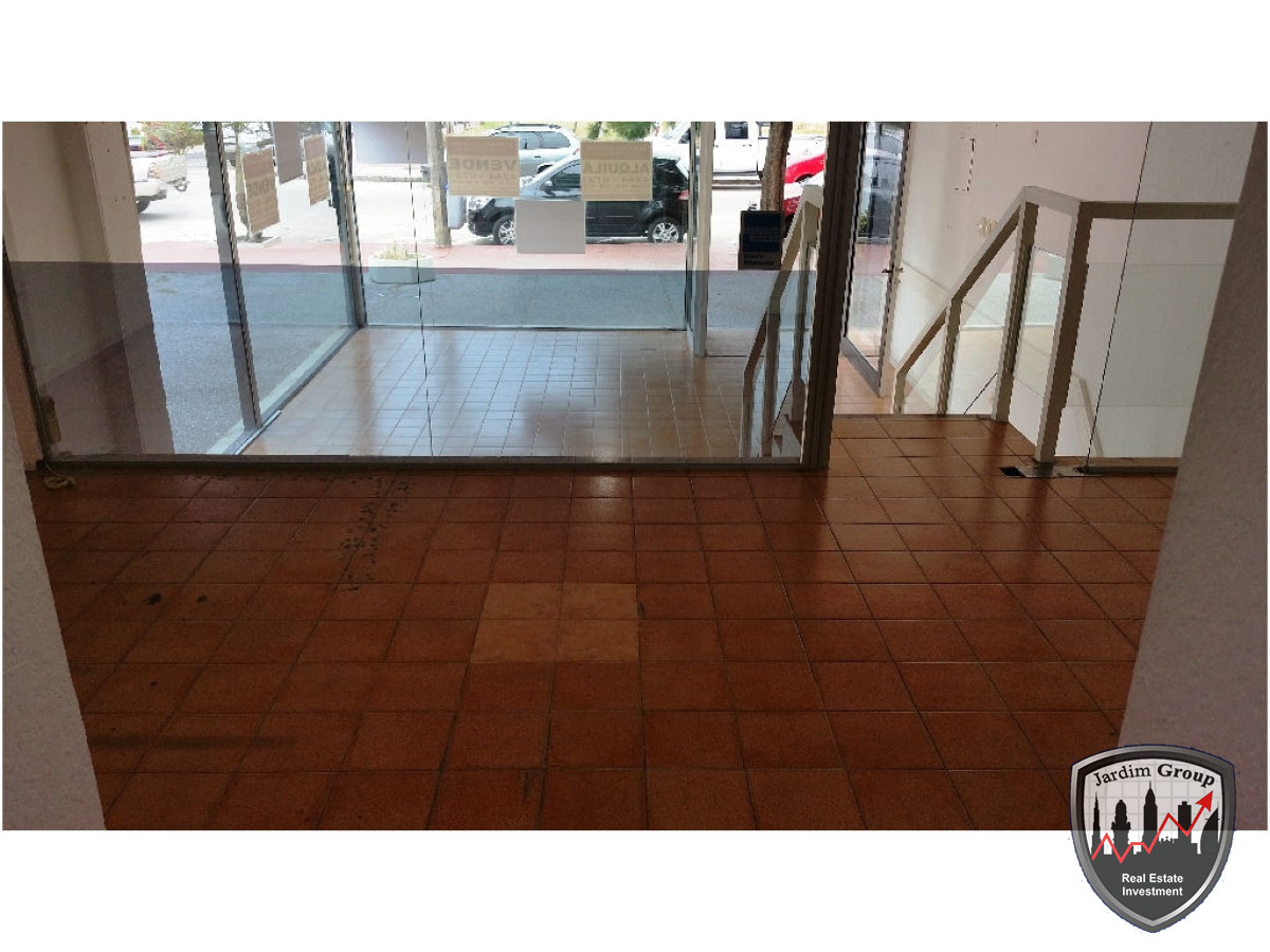 Local Comercial ID.6921 - Local en Punta del Este, Península