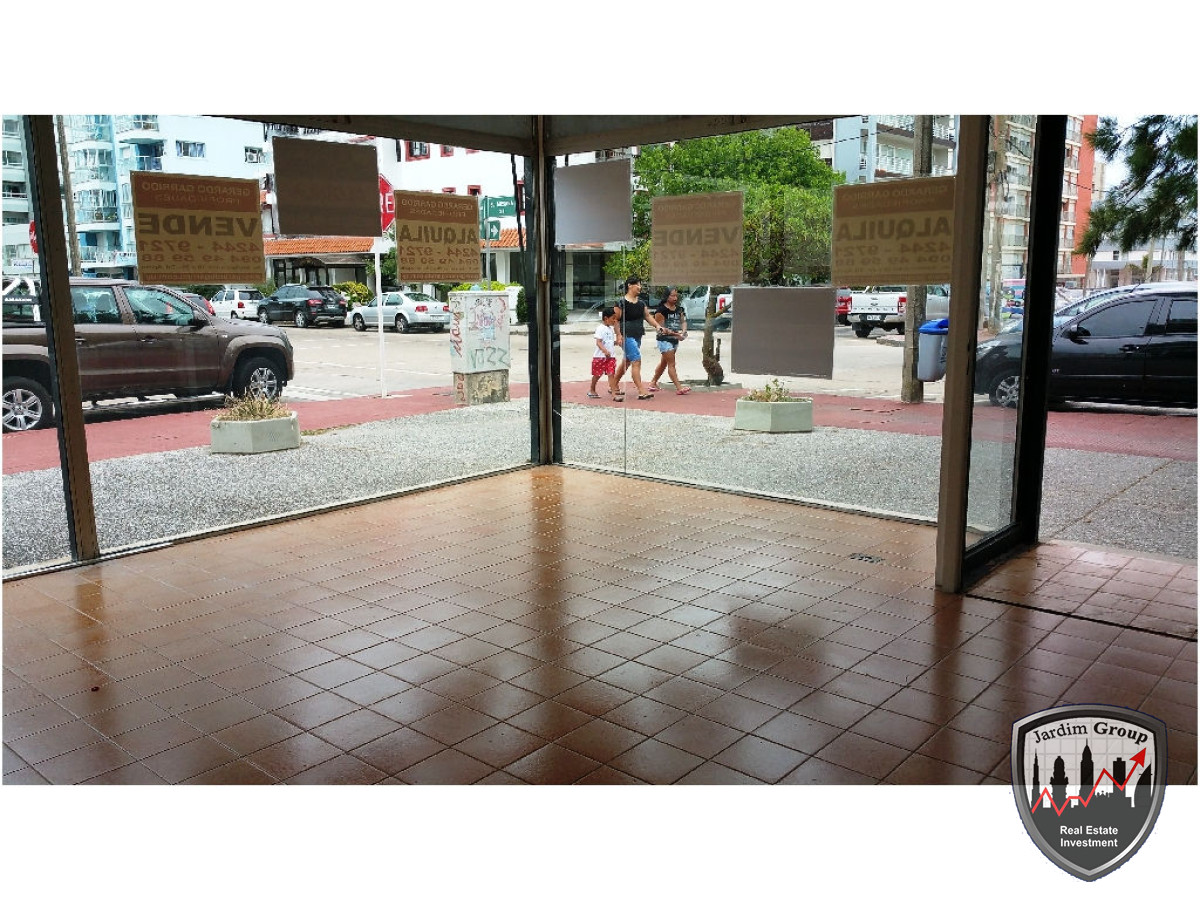 Local Comercial ID.6921 - Local en Punta del Este, Península
