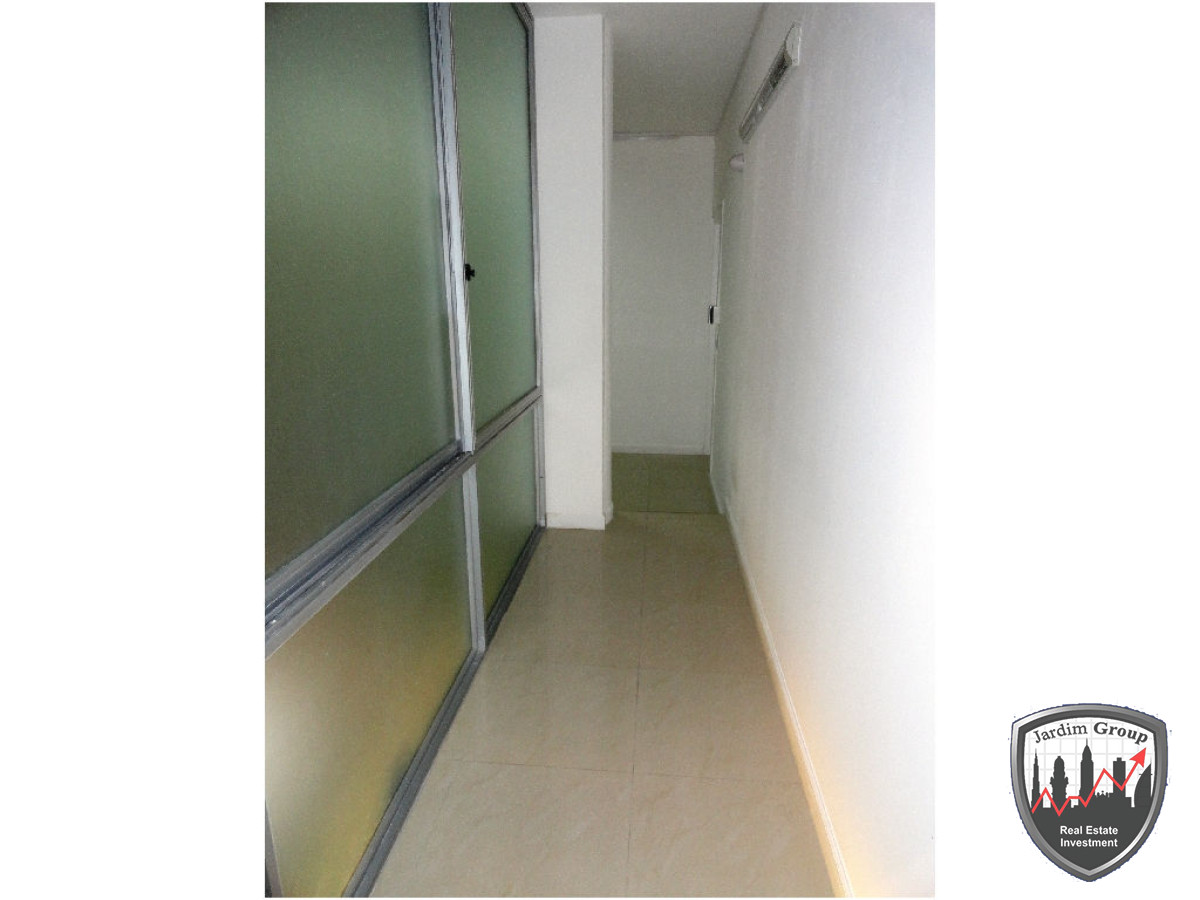Local Comercial ID.6925 - Local en Punta del Este, Península
