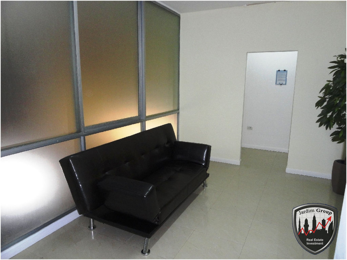 Local Comercial ID.6925 - Local en Punta del Este, Península