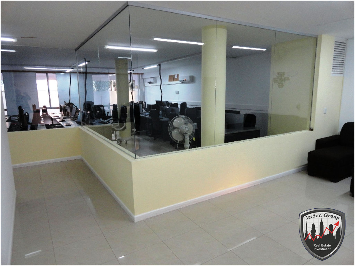 Local Comercial ID.6925 - Local en Punta del Este, Península