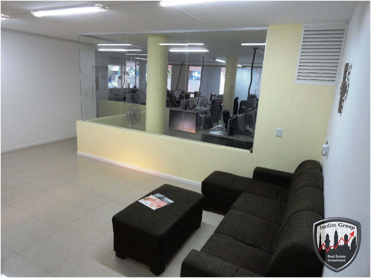 Local Comercial ID.6925 - Local en Punta del Este, Península