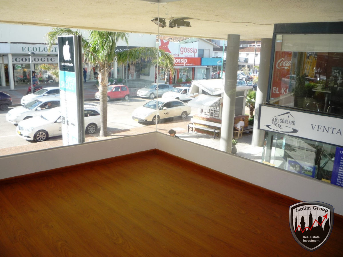 Local Comercial ID.6927 - Local en Punta del Este, Península