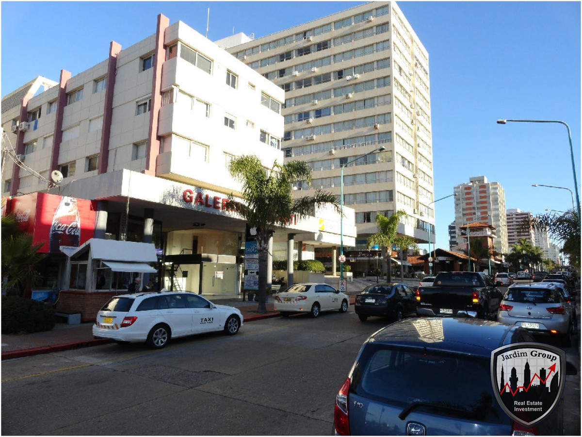 Local Comercial ID.6927 - Local en Punta del Este, Península