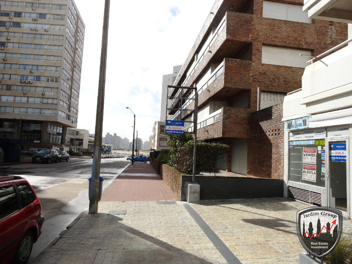 Local Comercial ID.6924 - Local en Punta del Este, Península