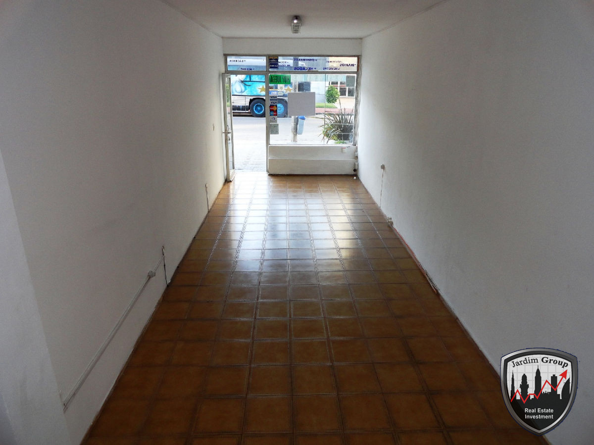 Local Comercial ID.6924 - Local en Punta del Este, Península