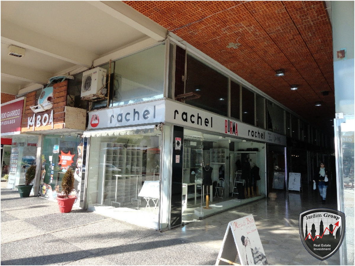 Local Comercial ID.6950 - Local en Punta del Este, Península