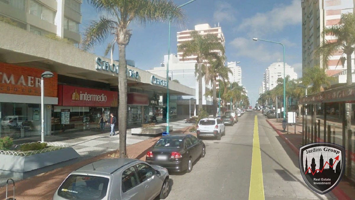 Local Comercial ID.6954 - Local en Punta del Este, Península