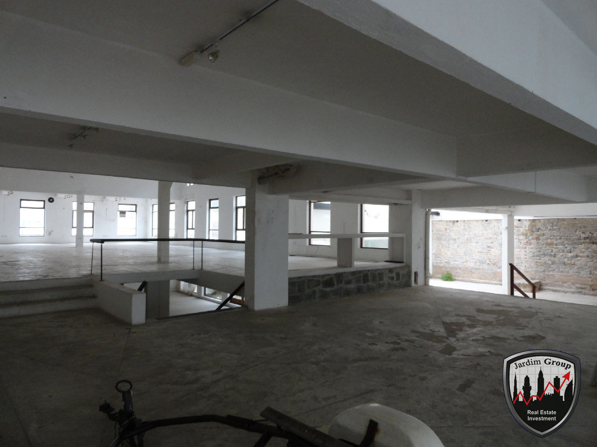Local Comercial ID.6964 - Local en Punta del Este, Península