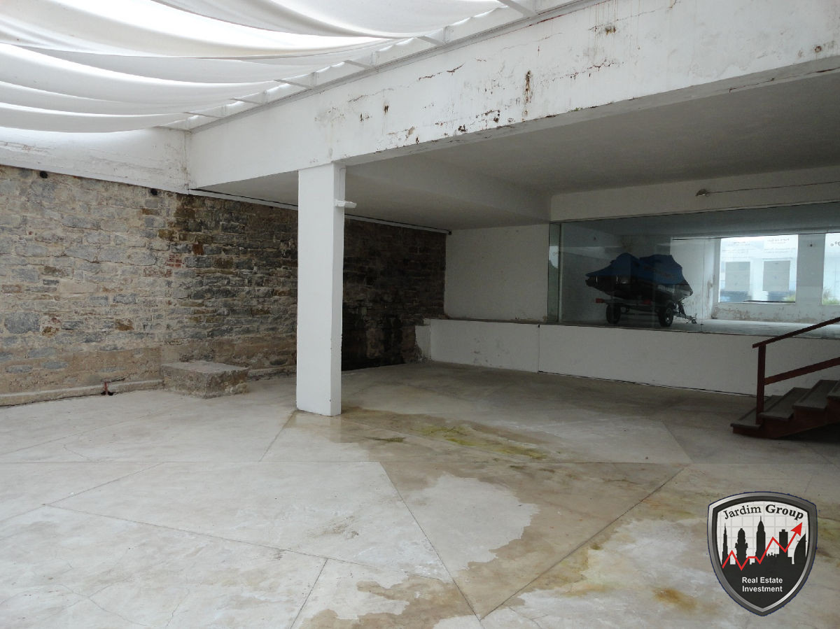 Local Comercial ID.6964 - Local en Punta del Este, Península