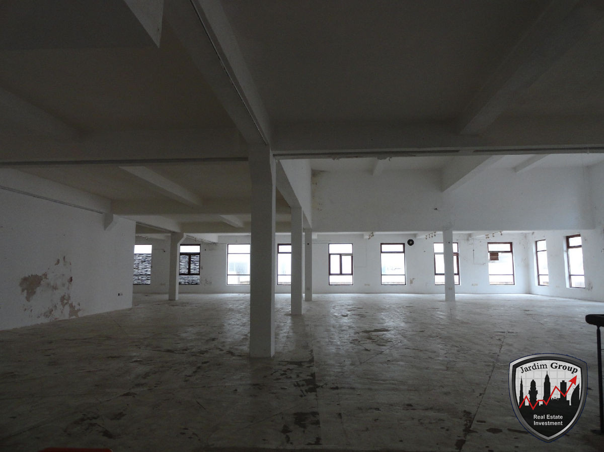 Local Comercial ID.6964 - Local en Punta del Este, Península