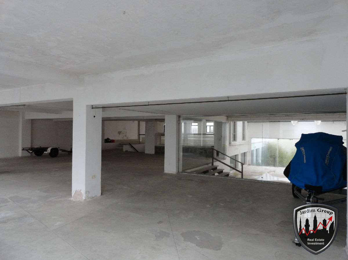 Local Comercial ID.6964 - Local en Punta del Este, Península