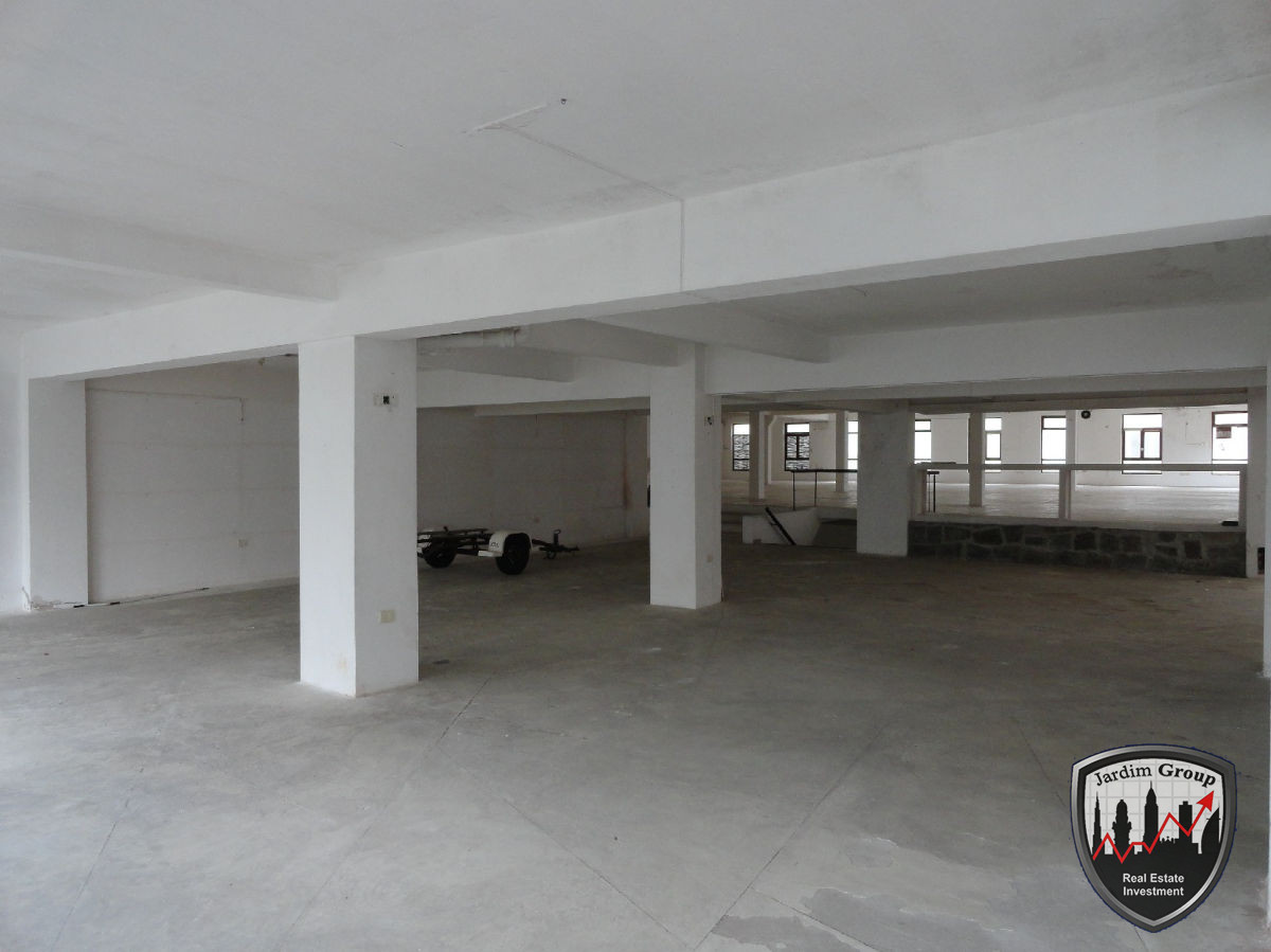 Local Comercial ID.6964 - Local en Punta del Este, Península