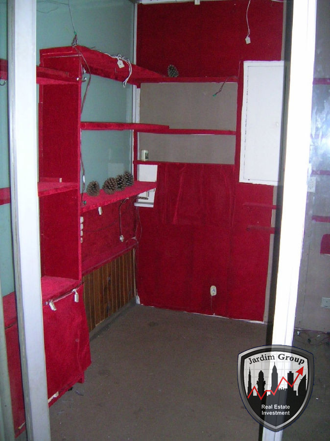 Local Comercial ID.6995 - Local en Punta del Este, Península
