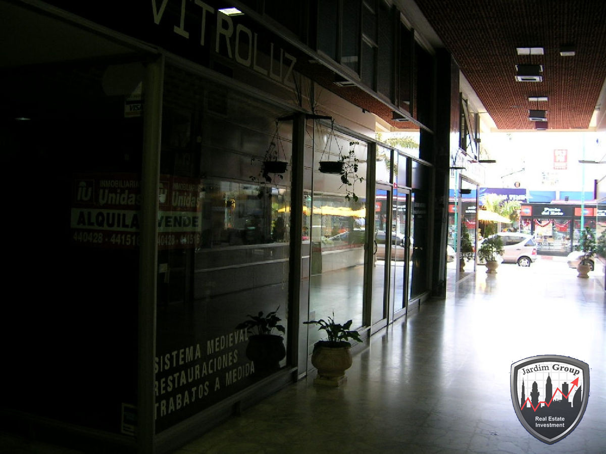 Local Comercial ID.6995 - Local en Punta del Este, Península