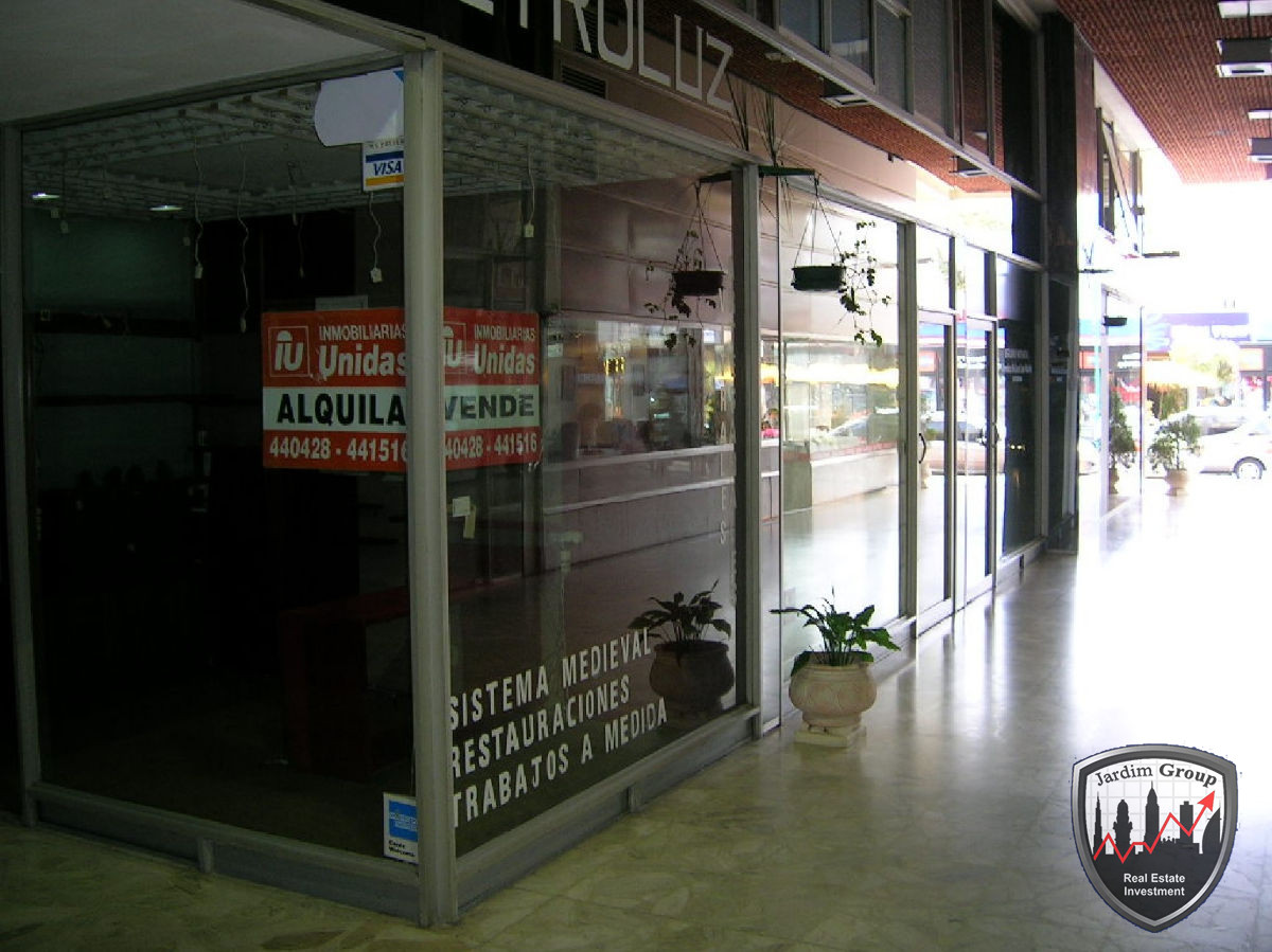 Local Comercial ID.6995 - Local en Punta del Este, Península