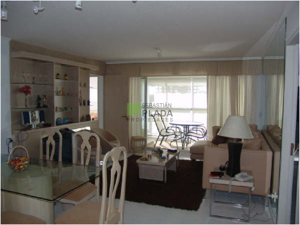 Apartamento ID.223 - Apartamento en Alquiler, Mansa, Punta del Este, 2 Dormitorios.