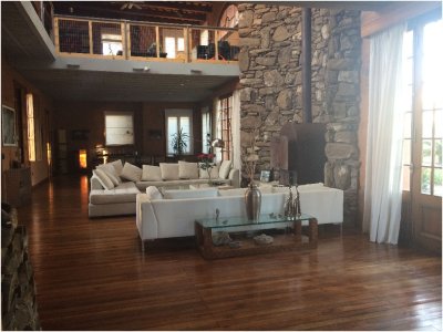 Casa en Venta y Alquiler, Alborada, Punta del Este, 5 Dormitorios. - Ref : EQP1493