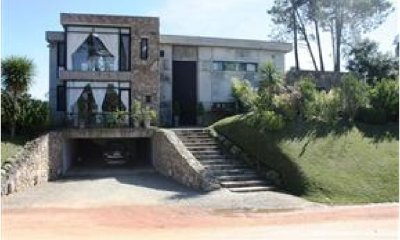 Casa en Venta y Alquiler, Alborada, Punta del Este, 5 Dormitorios. - Ref : EQP1488