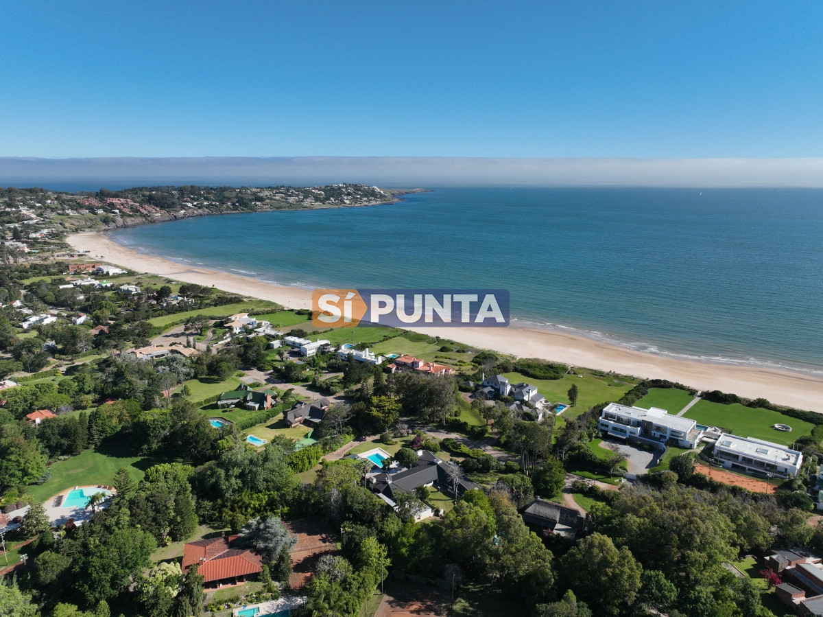 Residencia en venta a metros del mar en Solanas - SPT10898C