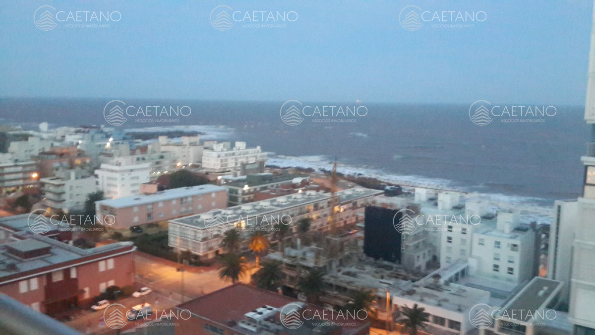 Apartamento en Venta y Alquiler, Peninsula, Punta del Este, 2 Dormitorios. - DMC16595A