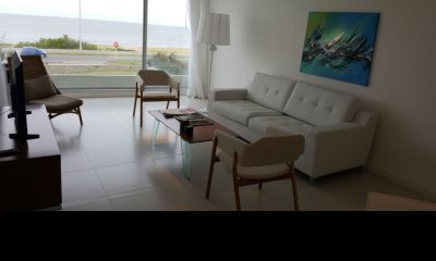 Apartamento en Venta y Alquiler, Mansa, Punta del Este, 3 Dormitorios.