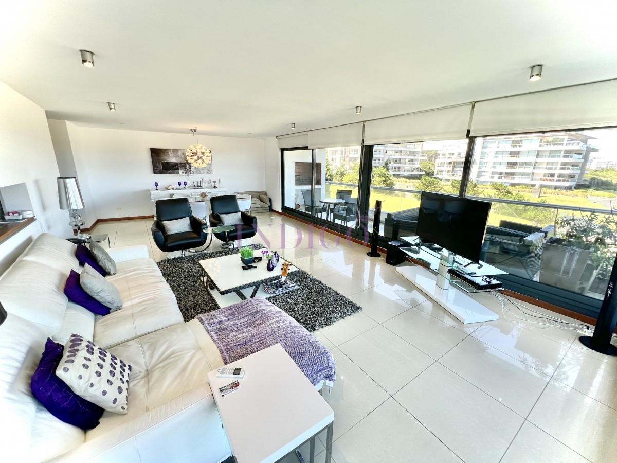 Apartamento Ref.1012 - Apartamento en Venta y Alquiler, Brava, Punta del Este, 3 Dormitorios.