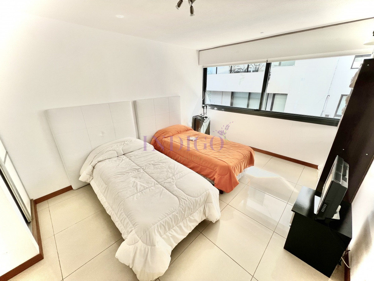 Apartamento Ref.1012 - Apartamento en Venta y Alquiler, Brava, Punta del Este, 3 Dormitorios.