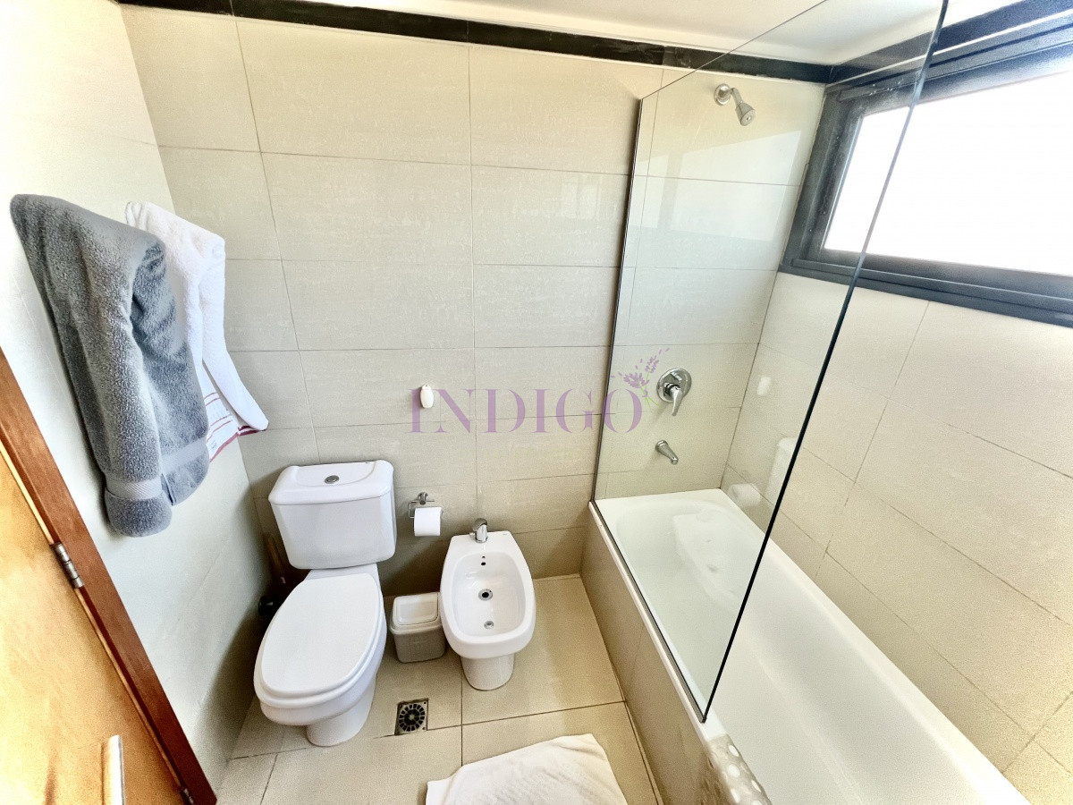 Apartamento Ref.1012 - Apartamento en Venta y Alquiler, Brava, Punta del Este, 3 Dormitorios.