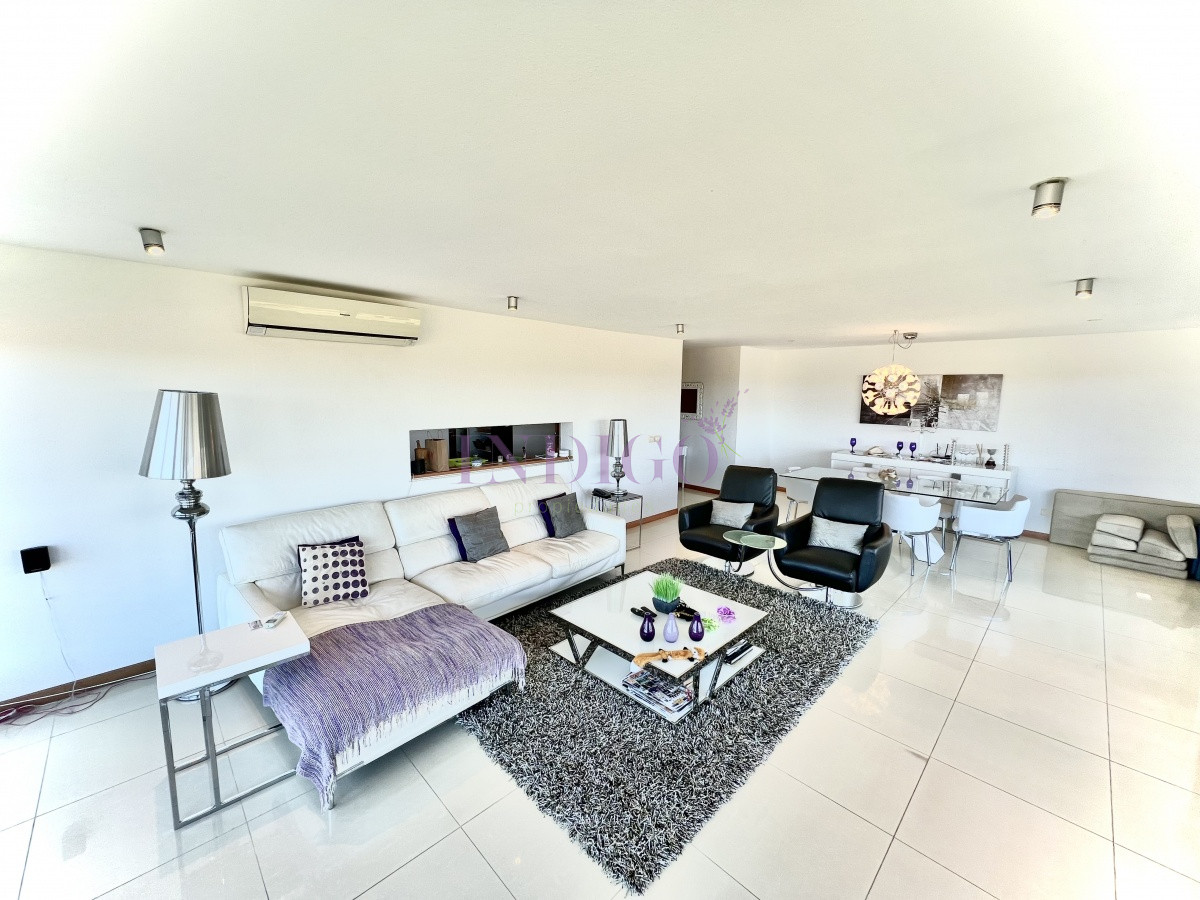 Apartamento Ref.1012 - Apartamento en Venta y Alquiler, Brava, Punta del Este, 3 Dormitorios.