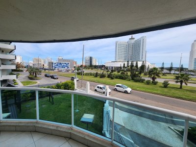 Apartamento en Venta y Alquiler, Mansa, Punta del Este, 3 Dormitorios.
