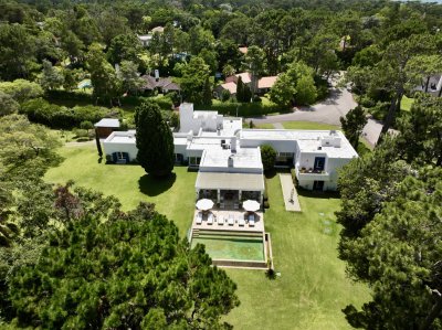 Alquiler fin de año, Golf, Punta del Este, 7 Dormitorios.