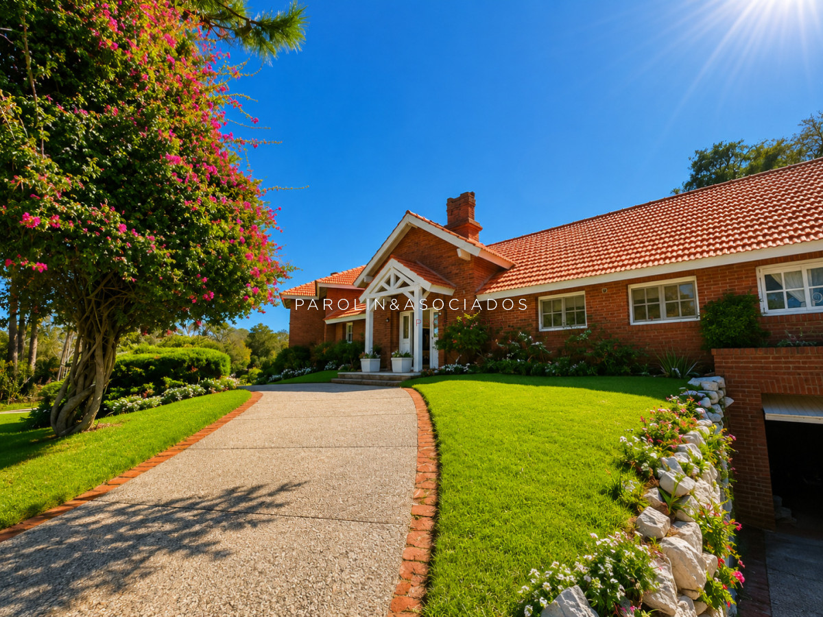 ESPECTACULAR CASA EN EL GOLF DE 5 DORMITORIOS EN VENTA