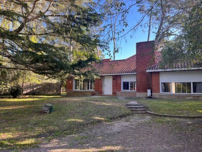 Chalet en Venta - Estupendo para vivienda de todo el año