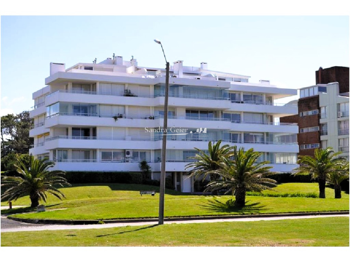 Apartamento ID.2003 - Apartamento en Venta y Alquiler, Brava, Punta del Este, 3 Dormitorios.