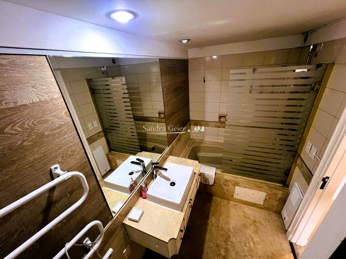 Apartamento ID.2003 - Apartamento en Venta y Alquiler, Brava, Punta del Este, 3 Dormitorios.