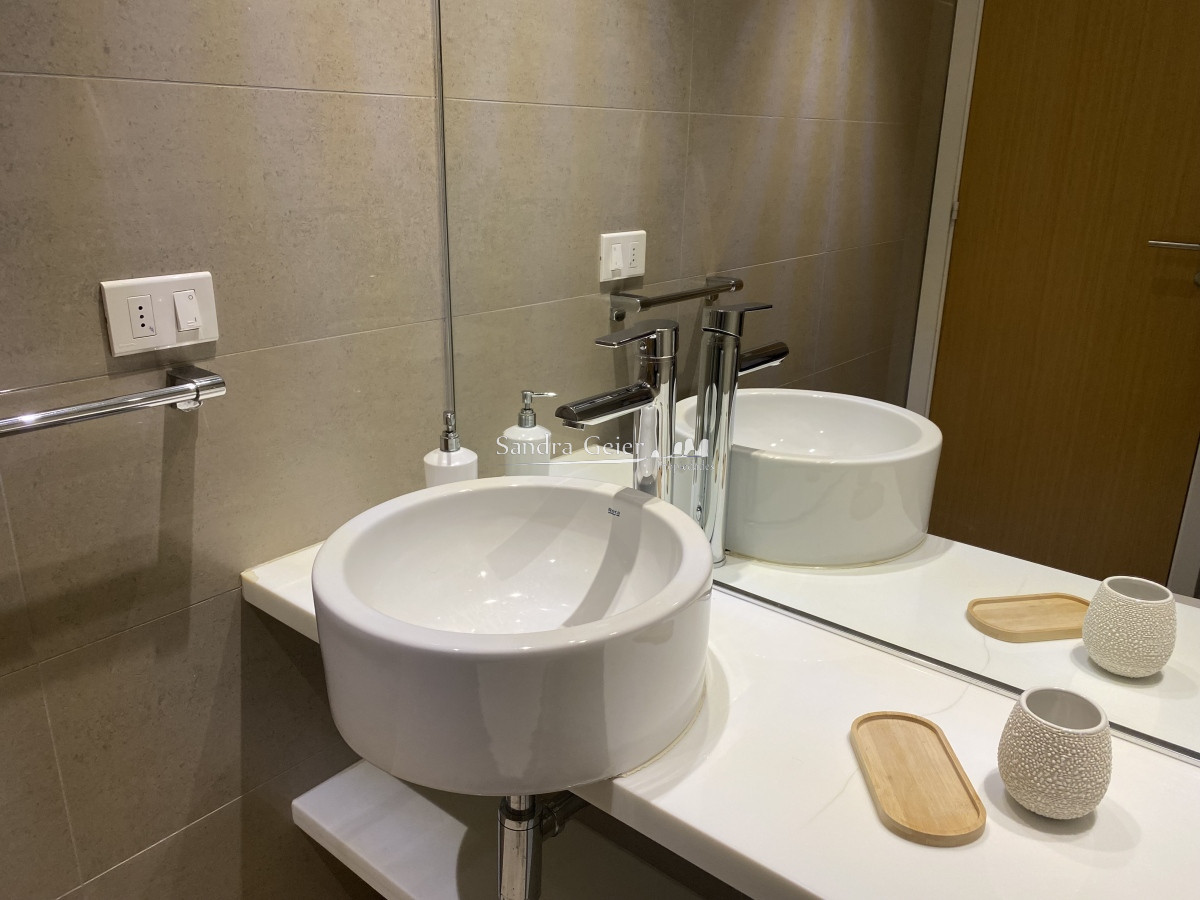 Apartamento ID.1758 - Apartamento en Venta, Mansa, Punta del Este.
