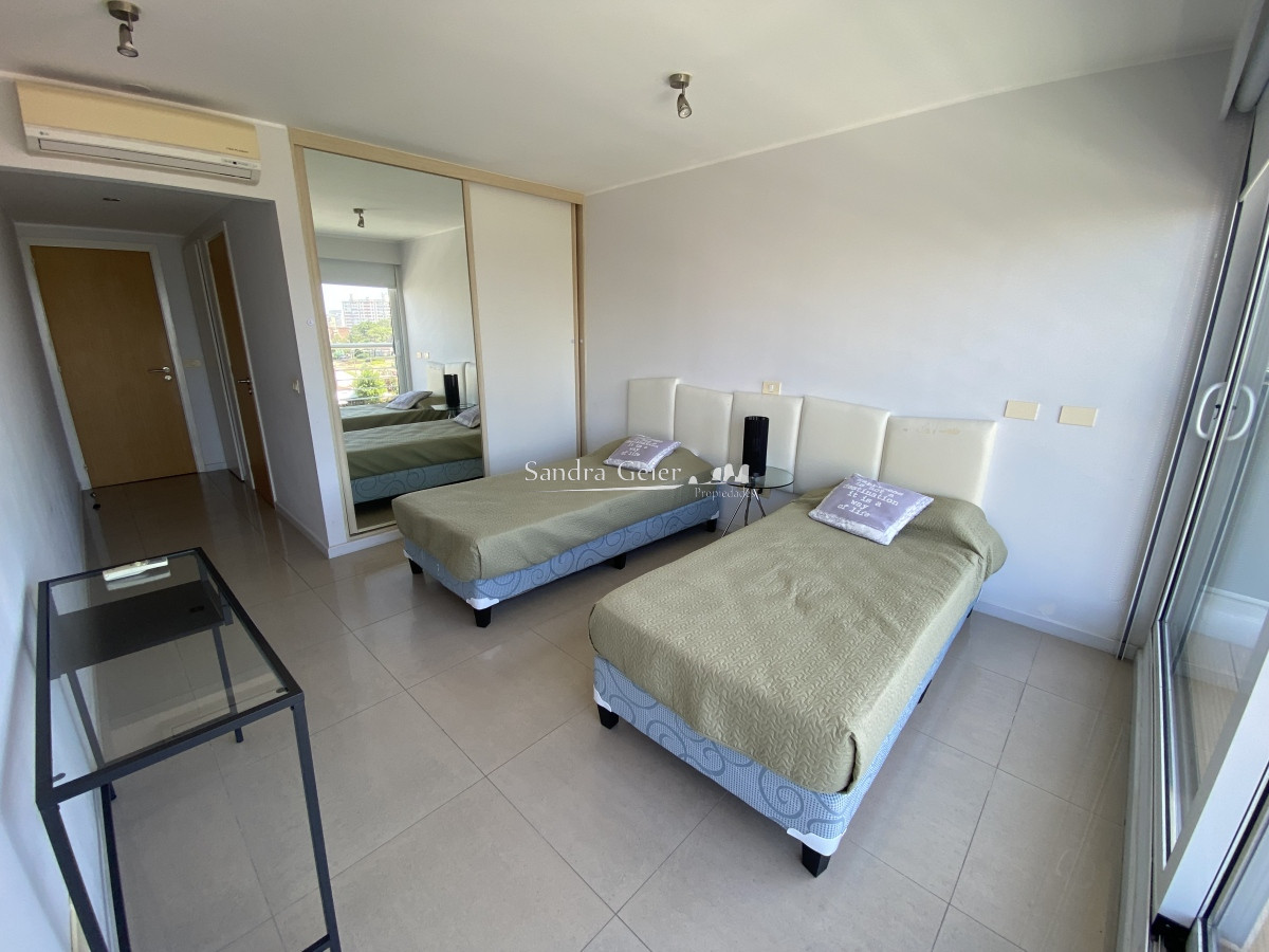 Apartamento ID.1758 - Apartamento en Venta, Mansa, Punta del Este.