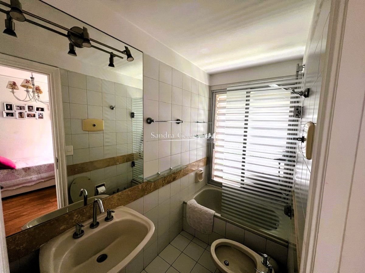 Apartamento ID.2003 - Apartamento en Venta y Alquiler, Brava, Punta del Este, 3 Dormitorios.