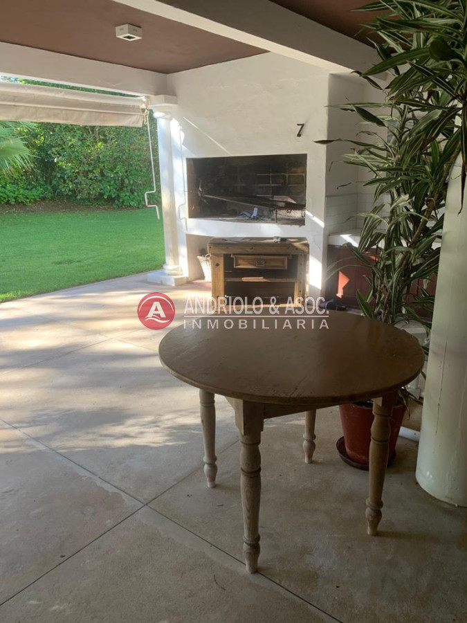 Casa ID.6633 - Casa en Venta Lugano, Punta del Este, 6 Dormitorios.