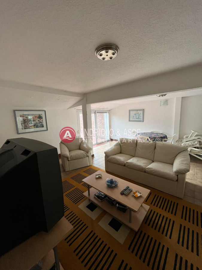 Casa ID.6400 - Casa en Venta, Cantegril, Punta del Este, 4 Dormitorios.