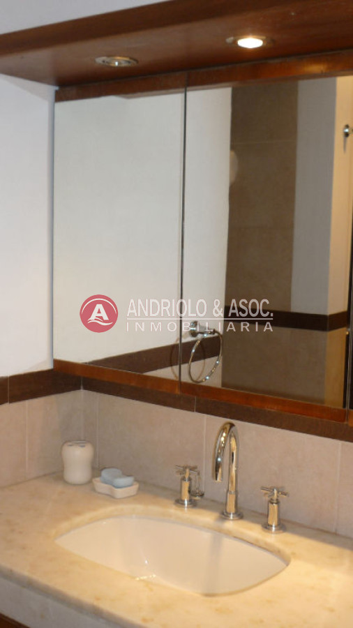 Casa ID.6633 - Casa en Venta Lugano, Punta del Este, 6 Dormitorios.