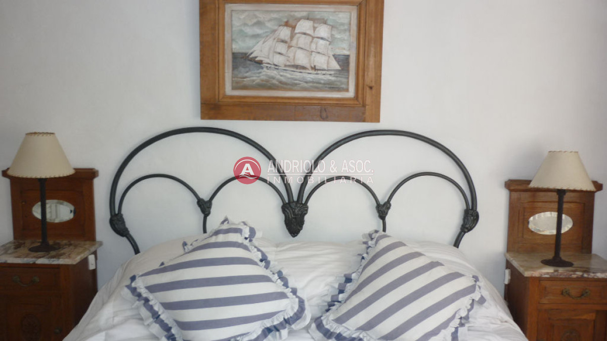 Casa ID.6633 - Casa en Venta Lugano, Punta del Este, 6 Dormitorios.