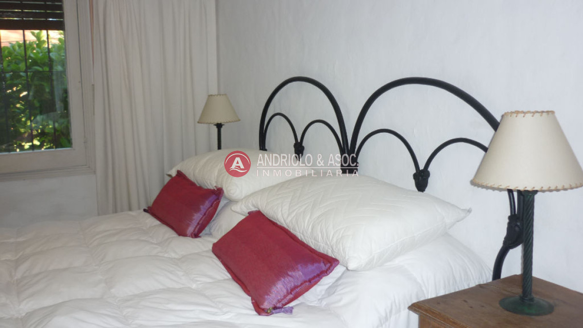 Casa ID.6633 - Casa en Venta Lugano, Punta del Este, 6 Dormitorios.